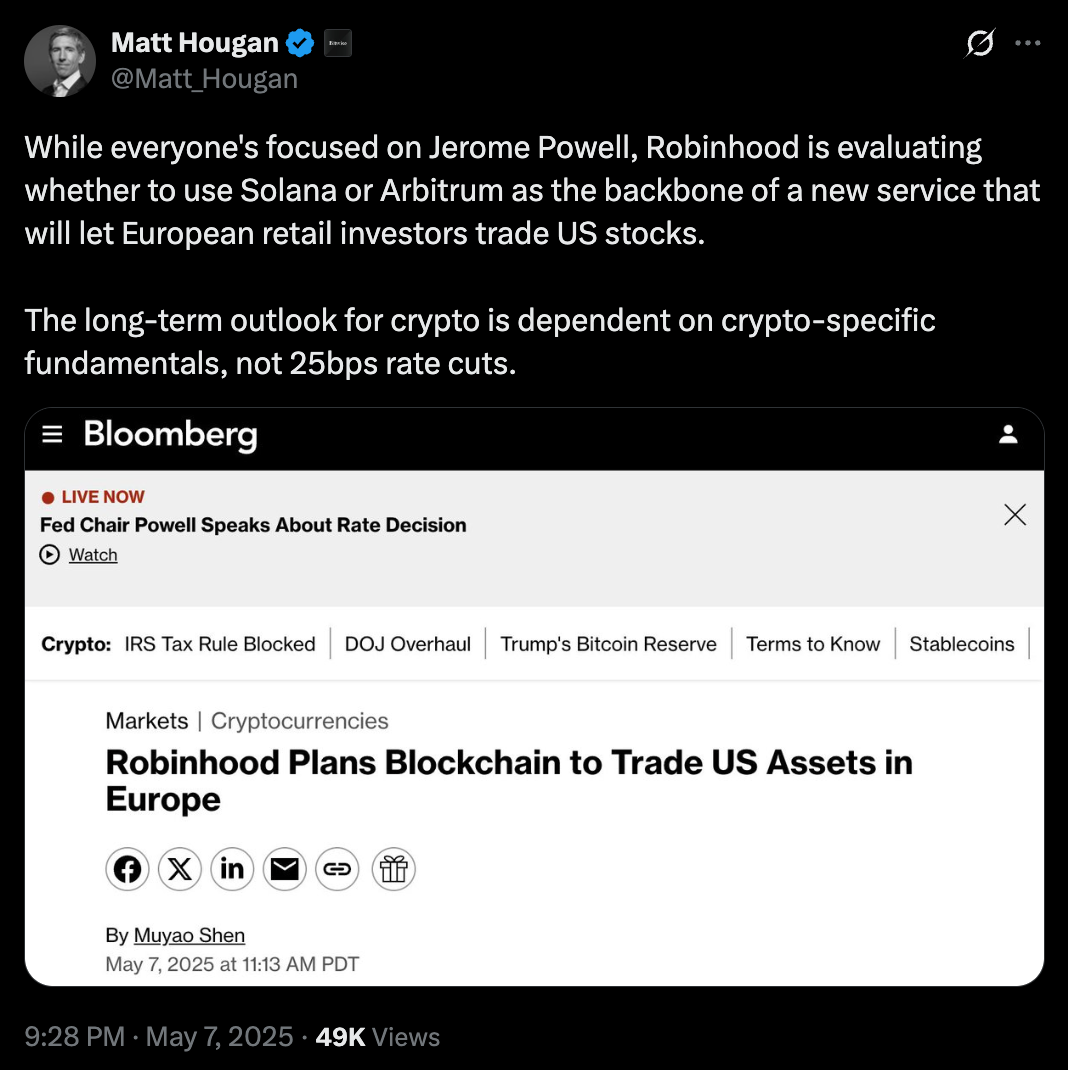 Crypto analyst Matt Hougan highlights Robinhood’s evaluation of Solana and Arbitrum as potential blockchain backbones for the project.