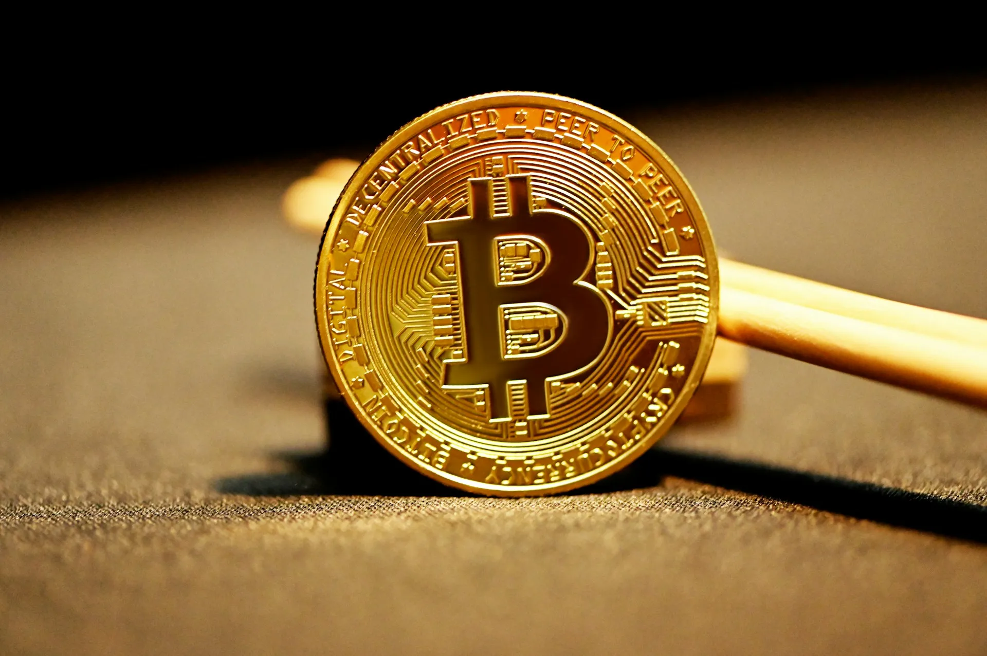 Bitcoin Late Longs Wiped Out In Price Dip, While Long-Term Investors Increase BTC Holdings