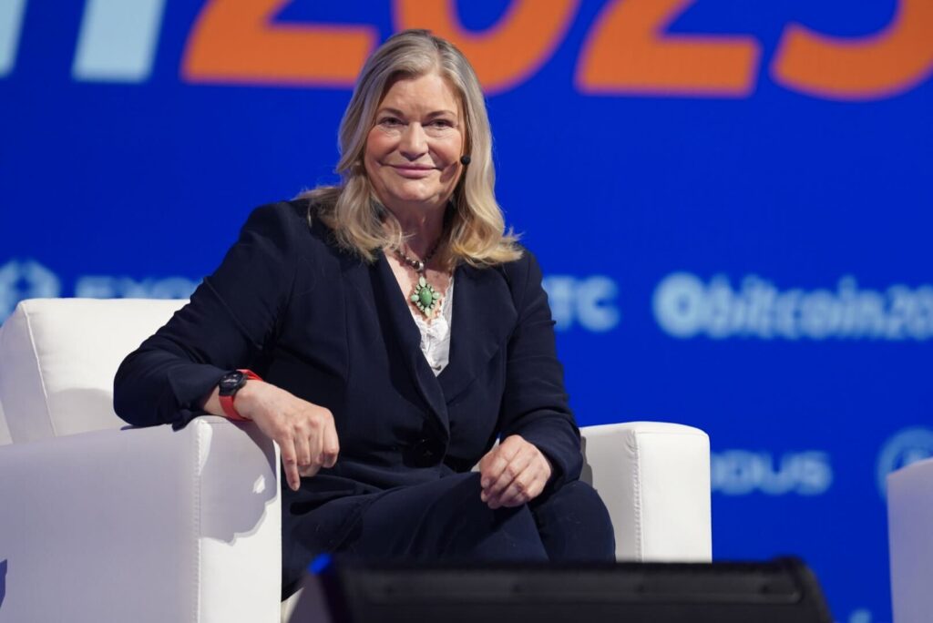 President Trump Supports Strategic Bitcoin Reserve Bill, Senator Lummis Says 1