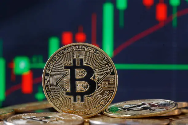 Crypto Analyst Calls Massive Bitcoin Crash To $50,000