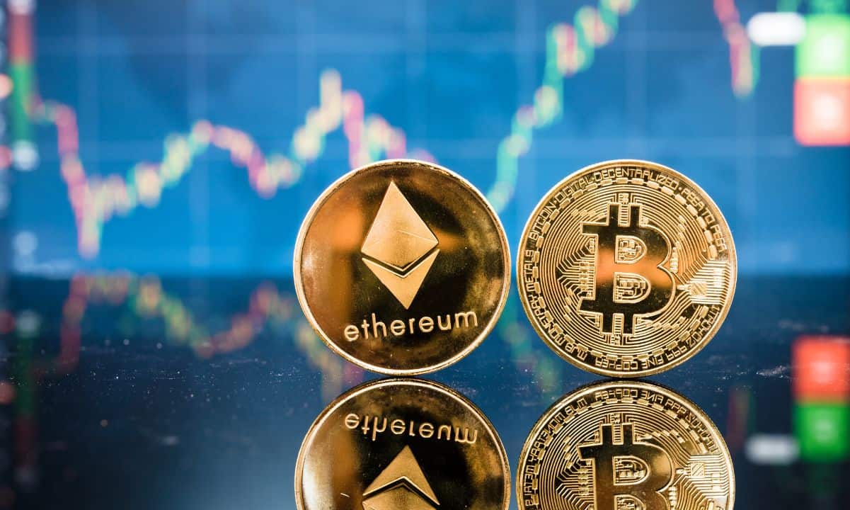 Investors Remain Cautiously Optimistic as Market Sees Volatility Toward The Weekend: Report