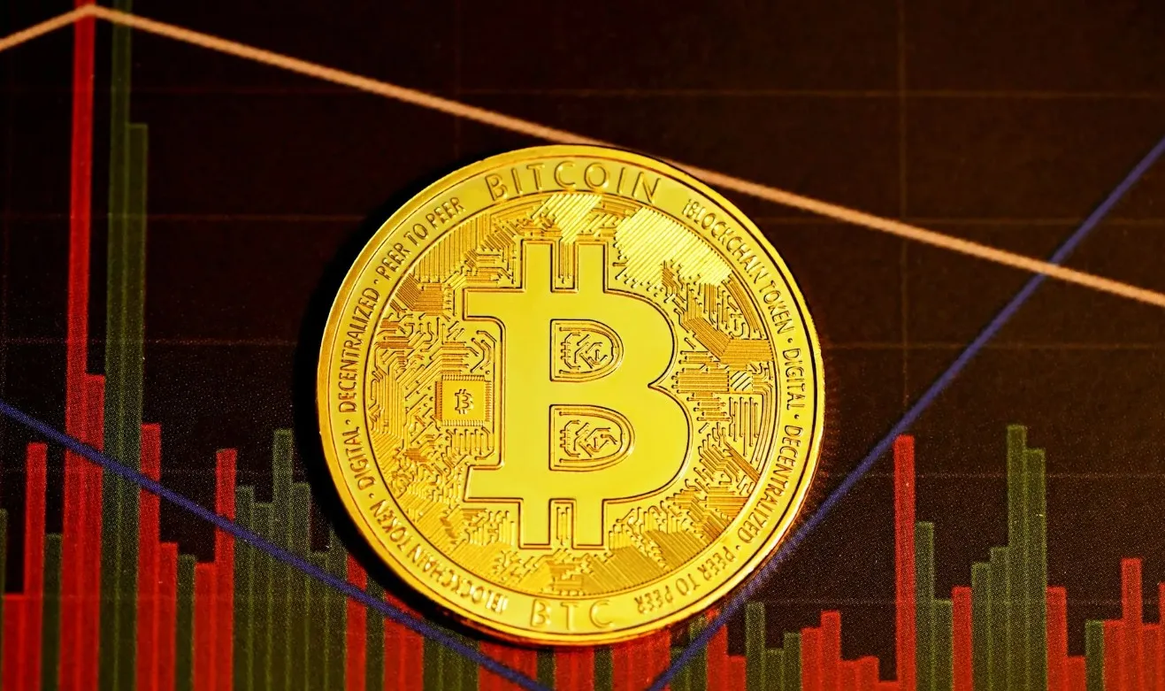 Биткоин подает редкий сигнал, который может спровоцировать падение ниже $40 000